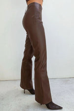 femme sexy pantalon cuir marron
